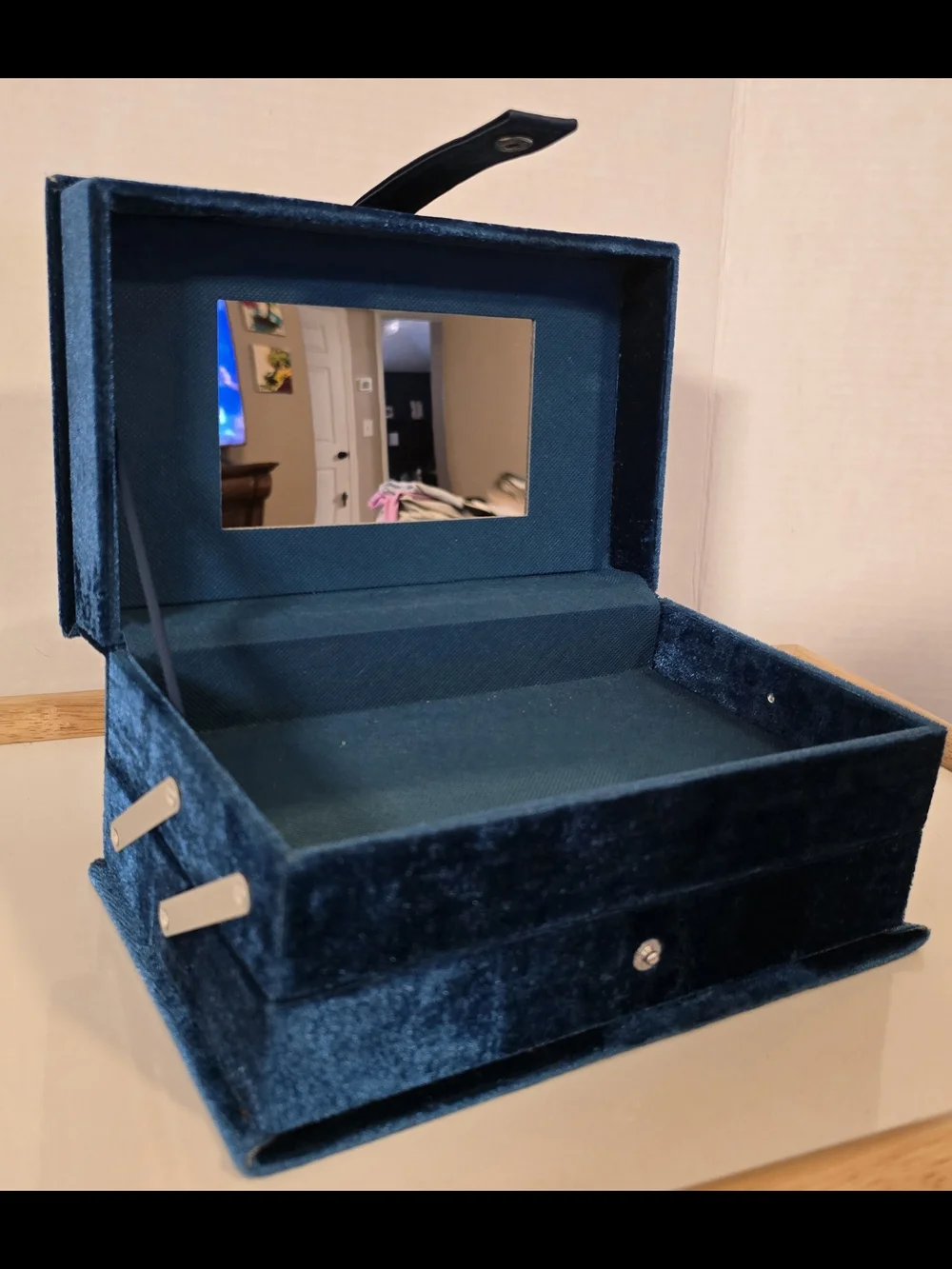 Luxury Vintage Style Blue Velvet Multi-Tiered Cantilever Jewelry Box Organizer
